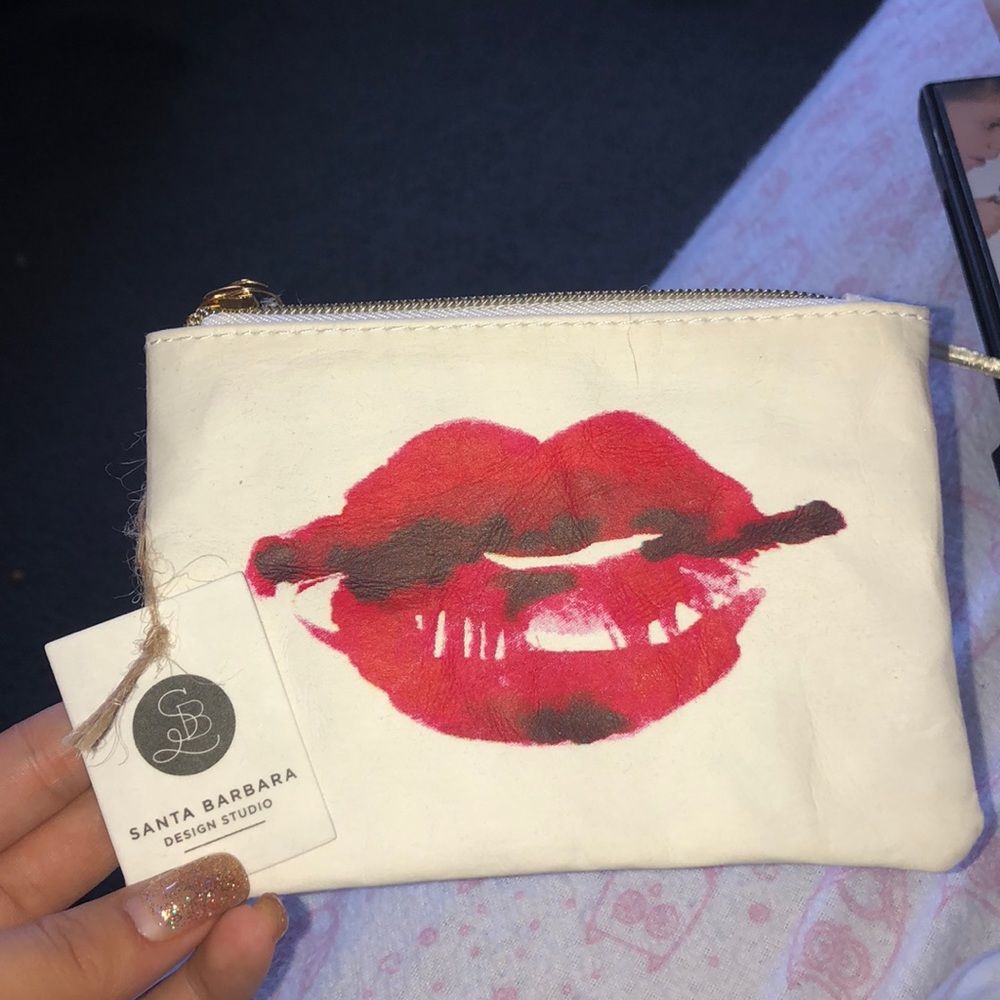 💜free gift with purchase💜small zipper bag